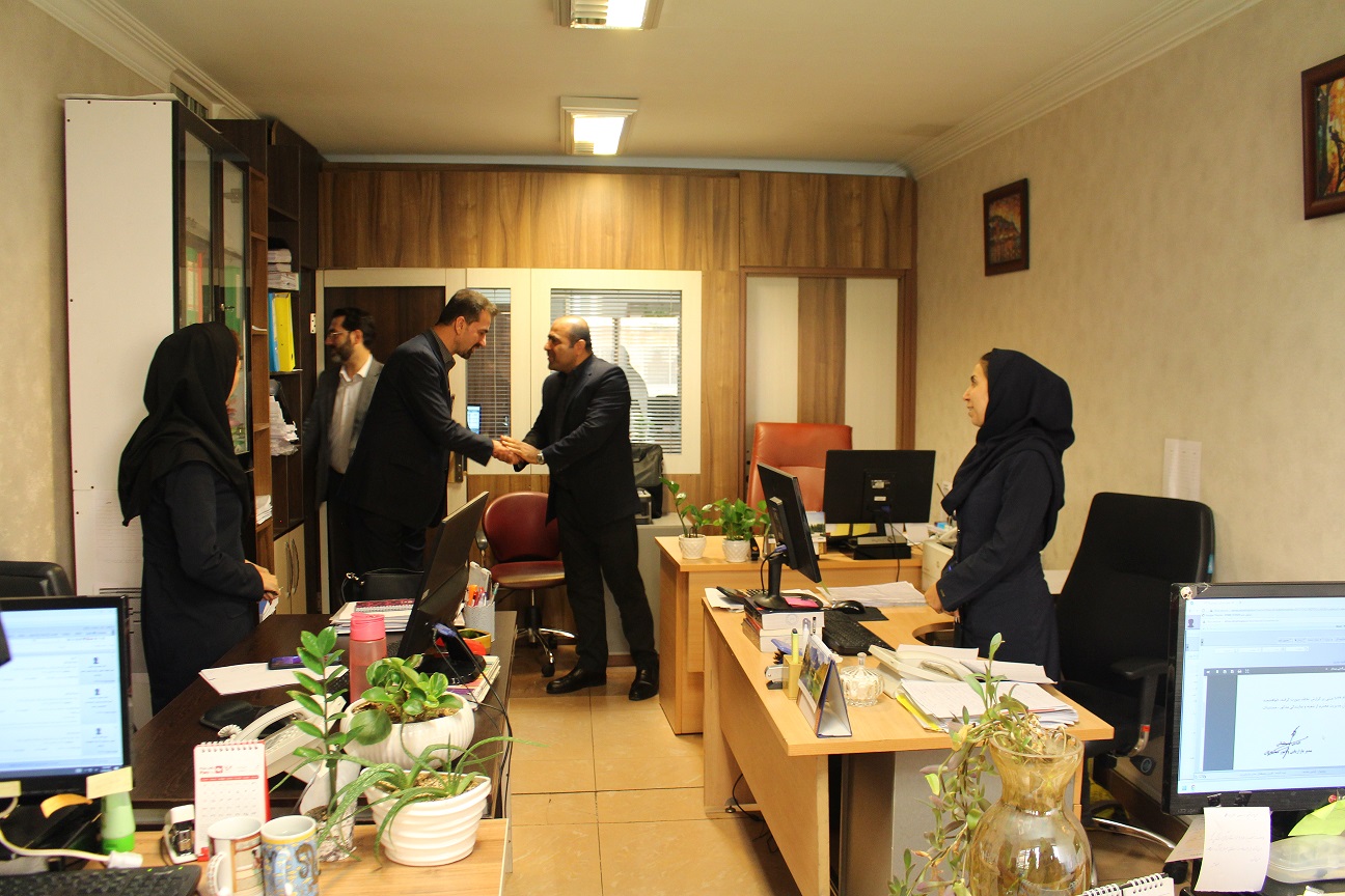 گزارش تصویری بازدید مدیرعامل از واحدهای ستاد مرکزی آتیه سازان حافظ