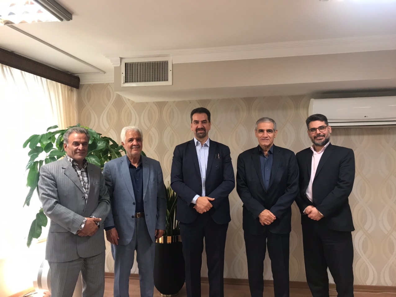 گزارش تصویری /
دیداررئیس کانون بازنشستگان تامین اجتماعی شهر تهران  با مدیرعامل آتیه سازان حافظ 
