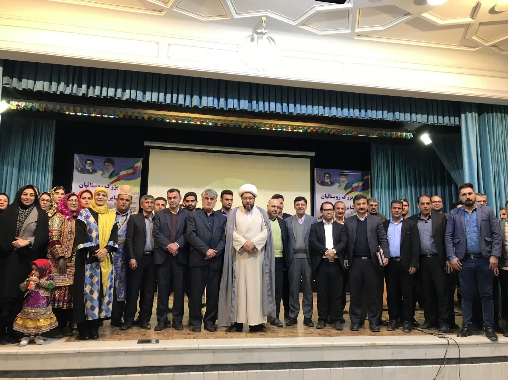 آغاز اجرای قرارداد بیمه تکمیلی درمان روستائیان و عشایر در استان اصفهان