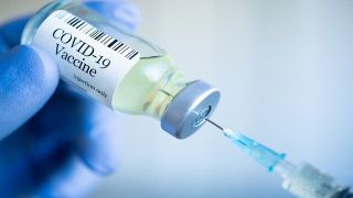 کارکنان و فعالان صنعت بیمه می توانند در سامانه تزریق واکسن کرونا ثبت‌نام کنند