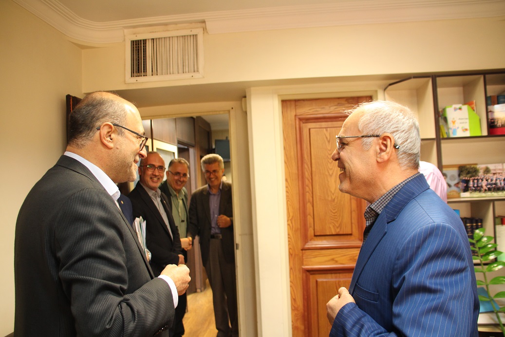 گزارش تصویری ( بازدید دکتر رنجبران از واحدهای ستاد مرکزی آتیه سازان حافظ)
