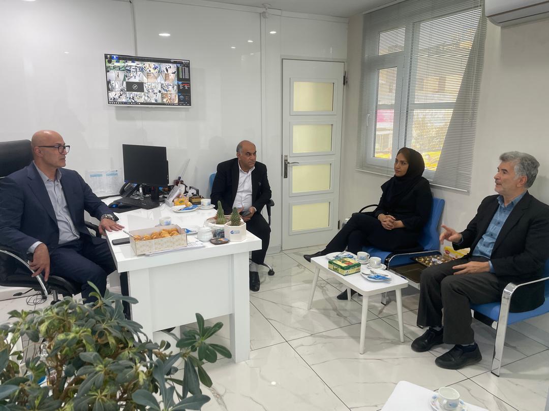 بازدید اعضای کانون بازنشستگان تامین اجتماعی استان البرز  از مراکز درمانی قرارداد بیمه تکمیلی استان 