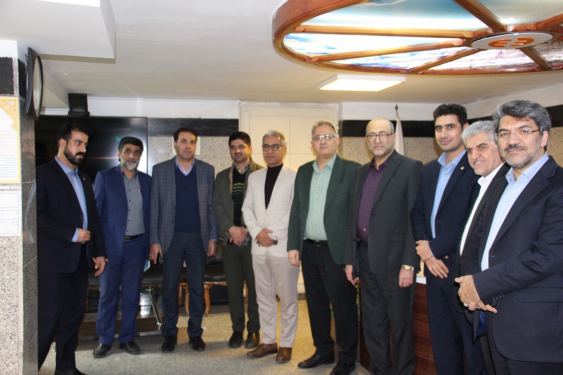 بازدید دوره‌ای مدیرعامل و هیئت‌مدیره از واحدهای ستادی آتیه‌سازان حافظ 