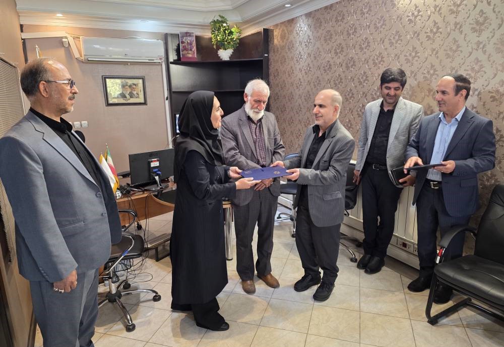 آیین تکریم و معارفه مدیر شعبه استان قم آتیه سازان حافظ برگزار شد  