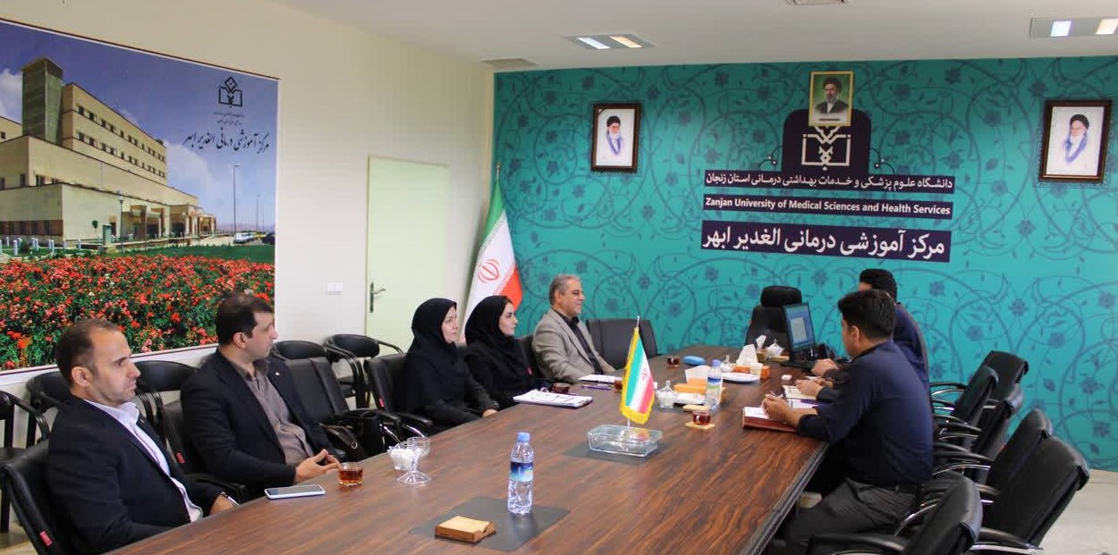 مدیر شعبه استان زنجان آتیه‌سازان حافظ از بیمارستان الغدیر ابهر بازدید کرد
